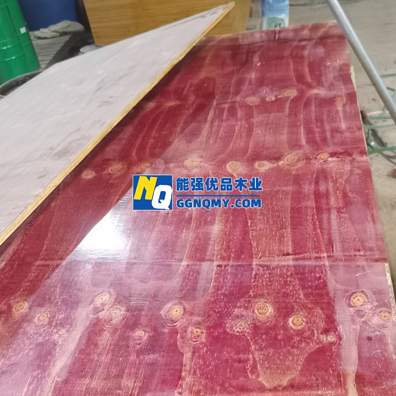 高檔木工板供應，厚度均勻密實，專業(yè)工廠直供